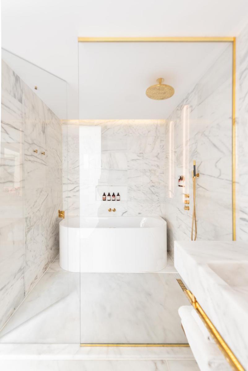 Un baño de Almanac Barcelona