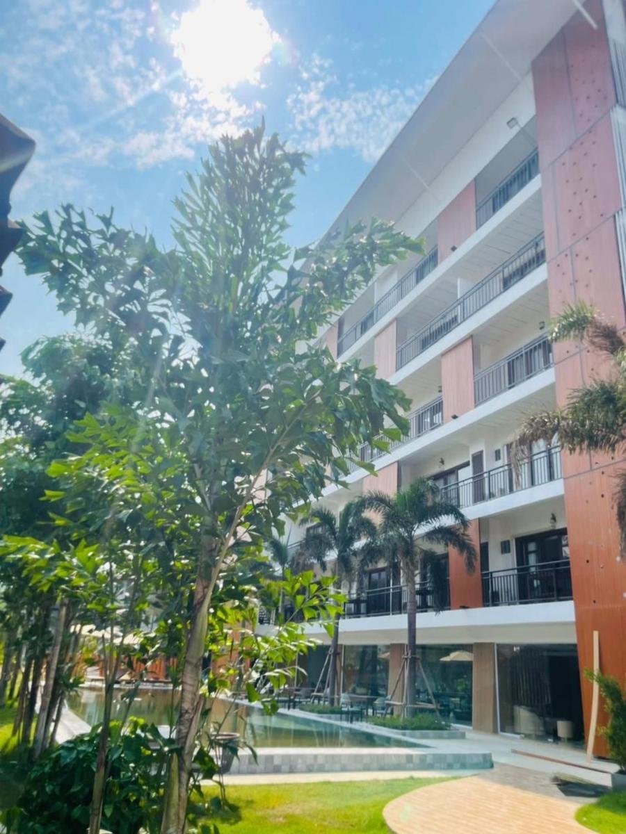 Vang Vieng Bungalows - Housity