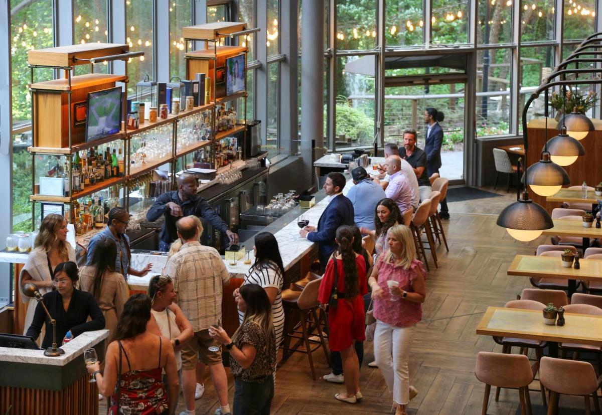 Crowne Plaza Atlanta Perimeter at Ravinia, an IHG Hotel - Housity