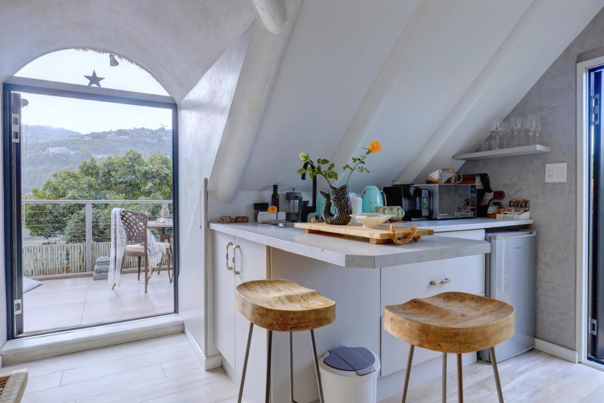 Pearl Moon Boutique Suites - Housity