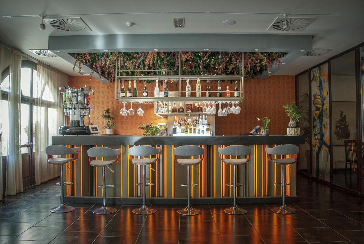 Hotel Fontermosa - Housity