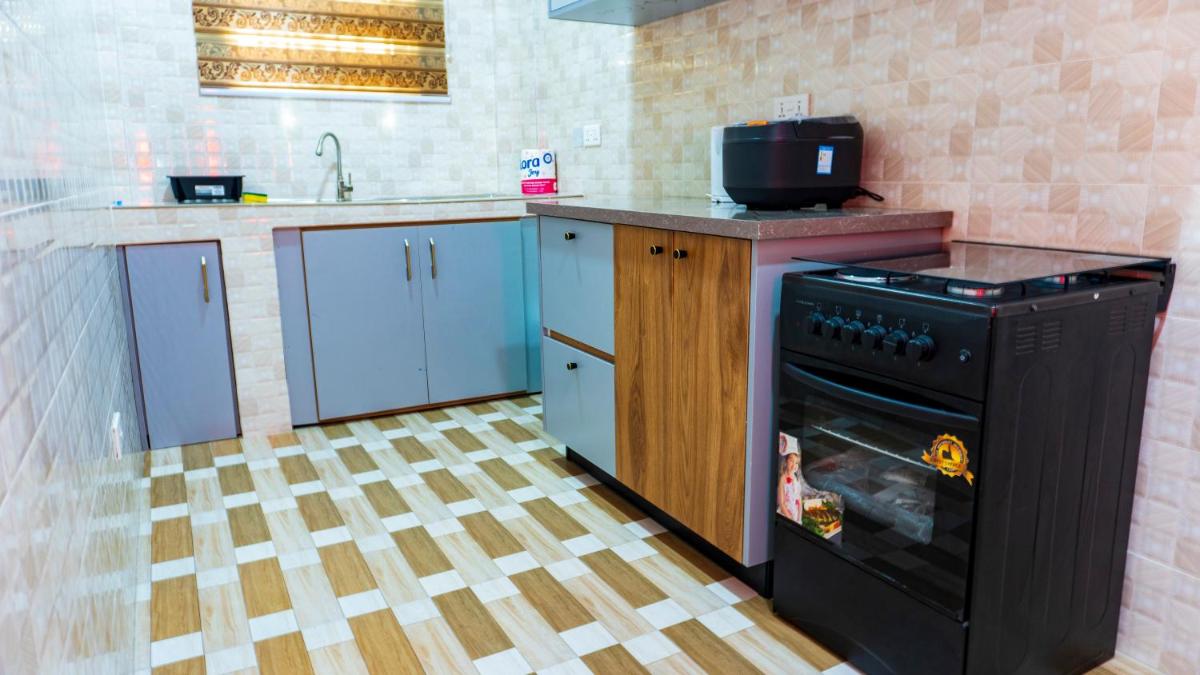 Opheboat Villa and Cuisine Services - Hizvo