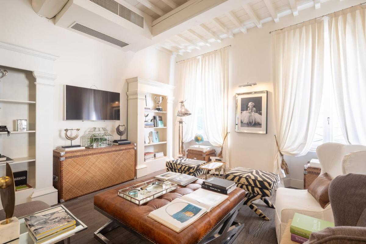 Hall Suites - Housity