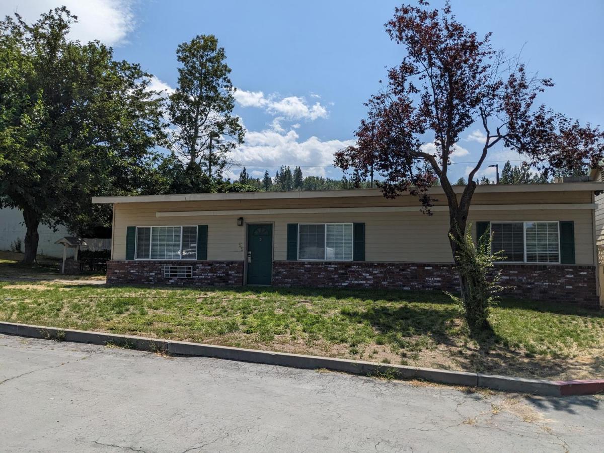 Hi-Lo Motel, Cafe and RV Park Mount Shasta Area - Housity