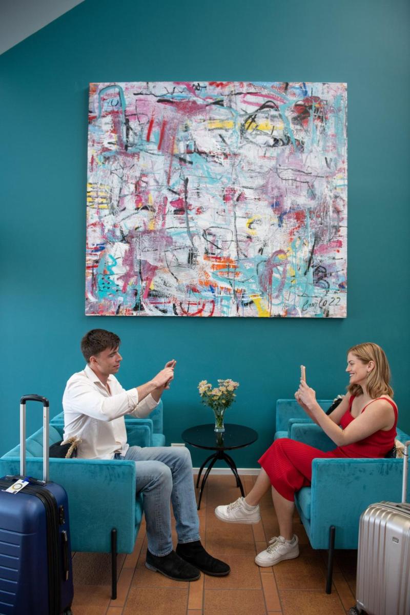 Tides Hotel - Housity