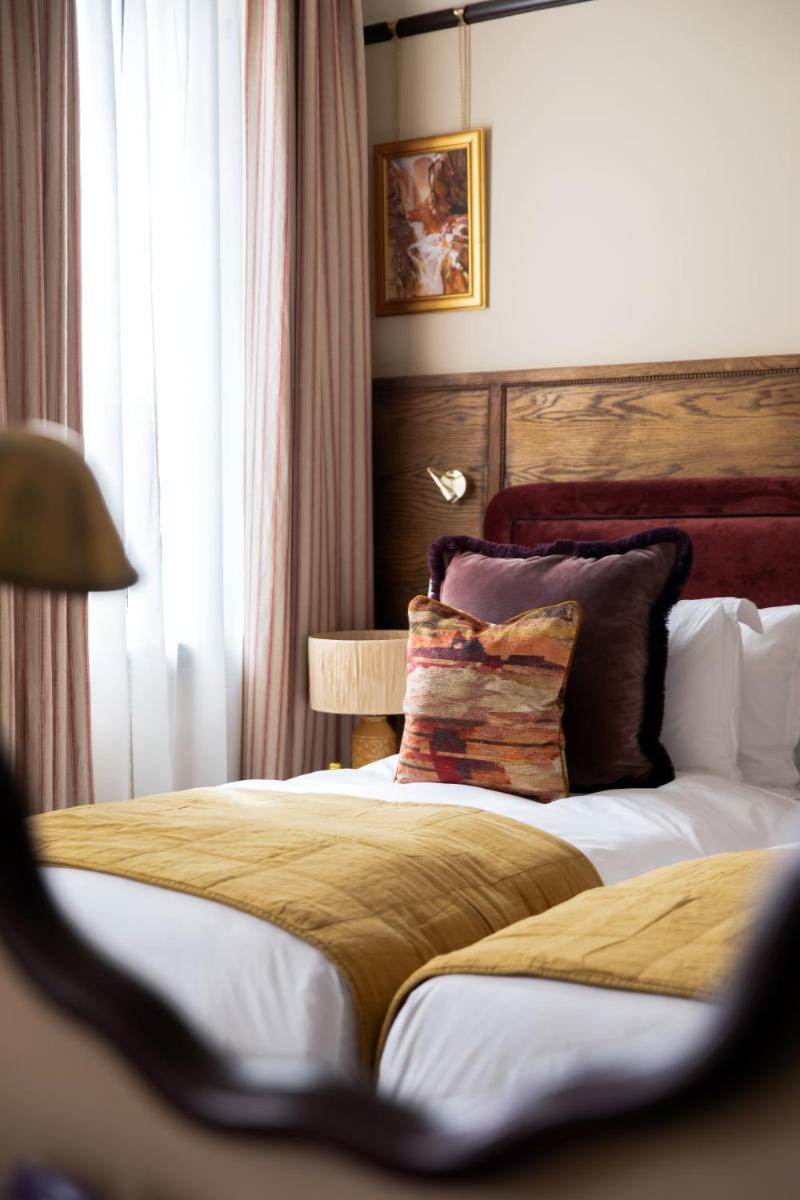 Red Lion Hotel - Housity
