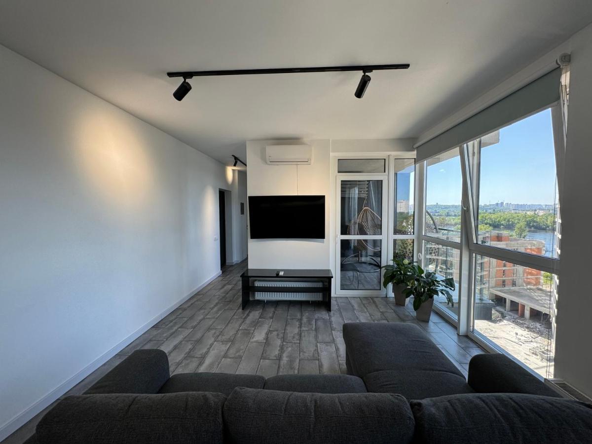 4 rooms apartment with a view of the Dnieper River - Housity