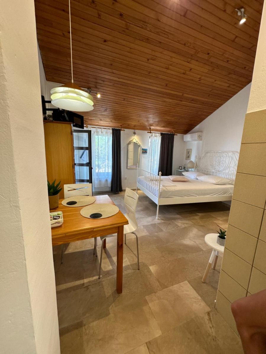 Romantic Stone- Studio apartman - Housity