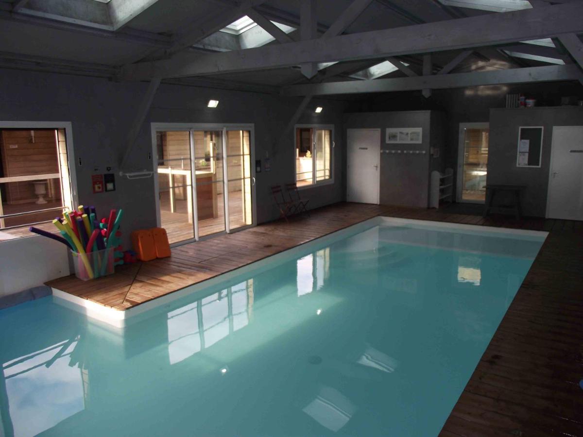 LES BELLES ÉPOQUES B&B - PISCINE - TERRASSES - BRUMISATEURS - Proche Puy du Fou - Housity