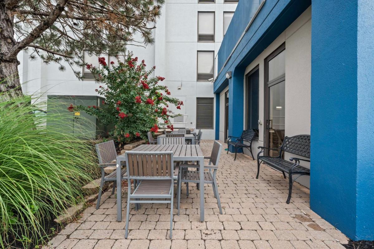 Hampton Inn Ridgefield Park - Housity