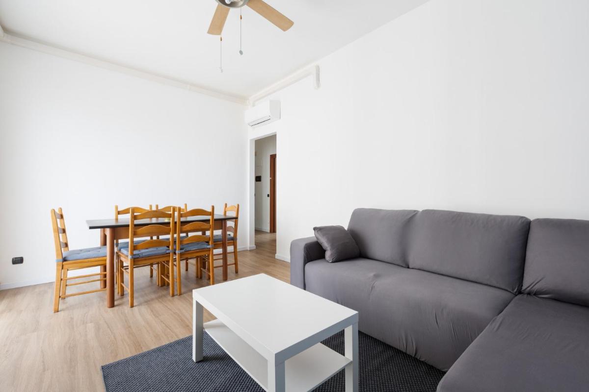 GuestHost - Corso Lodi Modern Apartment with Balcony - Housity