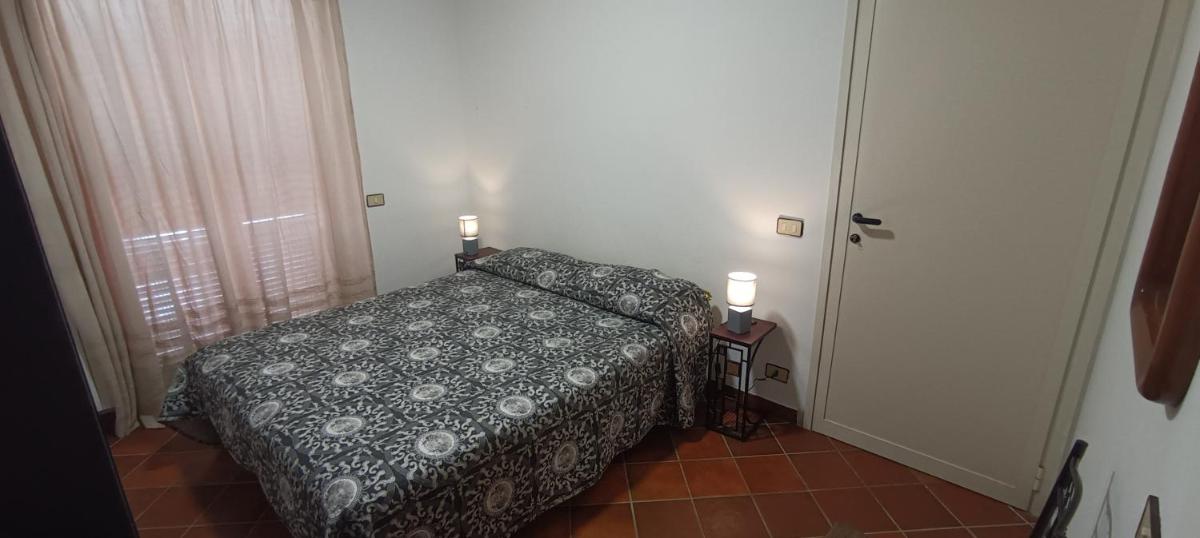 Moon Ash - Cenere di Luna - Housity