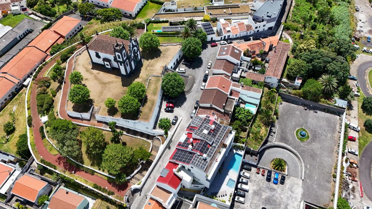 A vizinhança circundante ou próxima do aparthotel