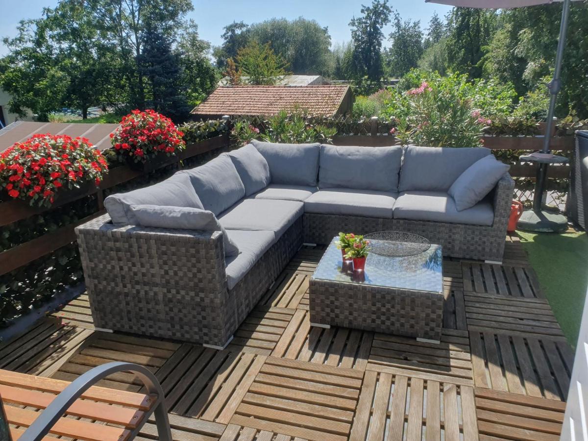 Zonnig appartement Maasbommel. - Housity