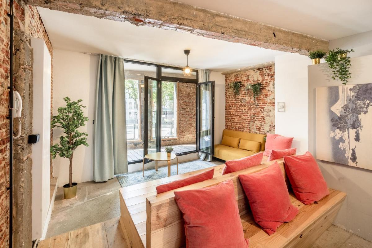 The Industrial Lodge - Housity