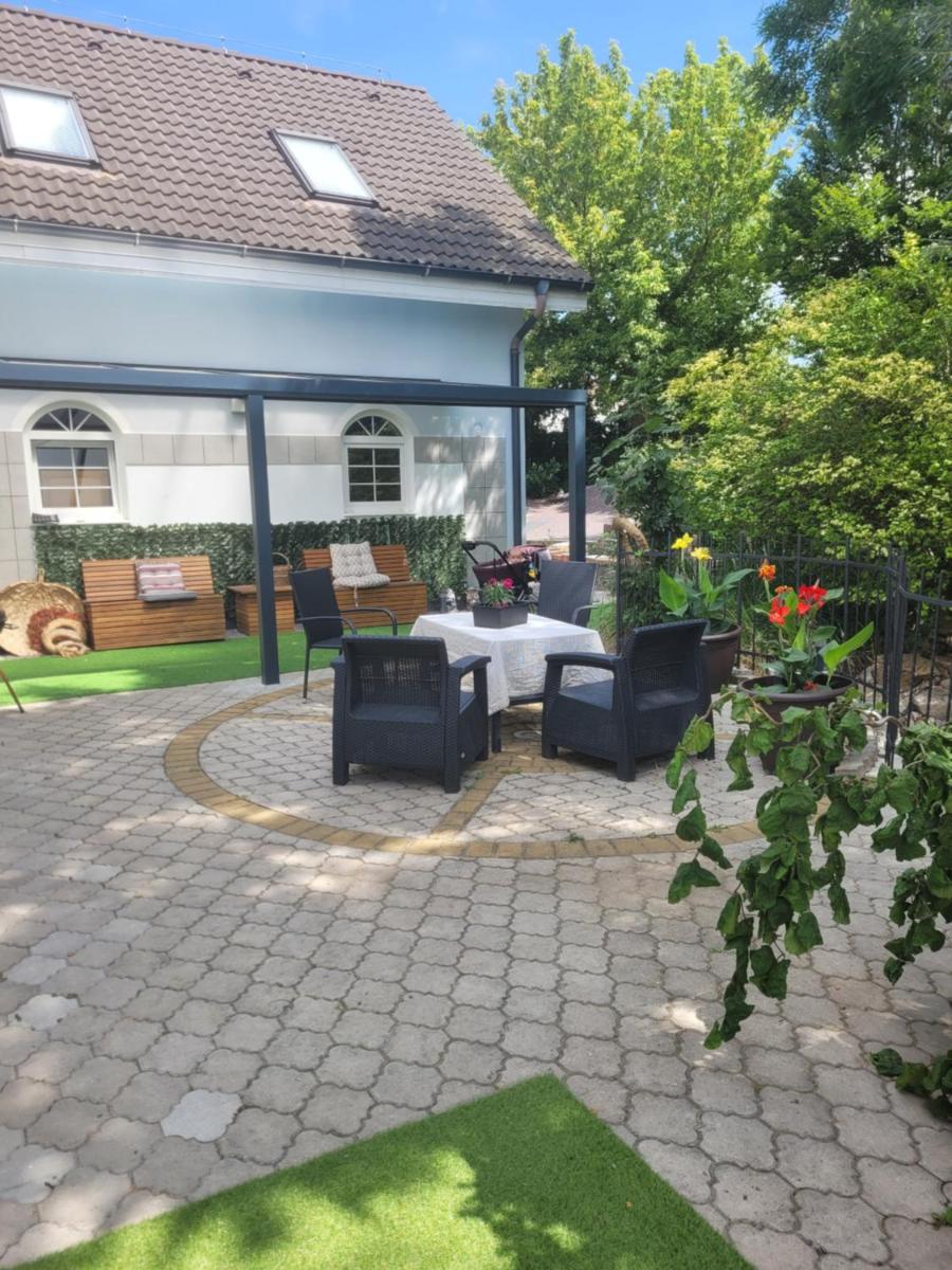 Homestay Kuchařovice - Housity