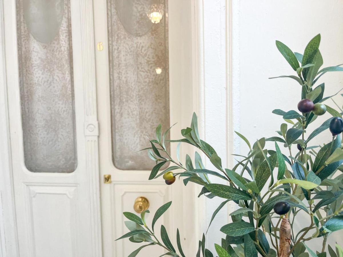 Apartamentos Loles De Cisneros Catedral - Housity