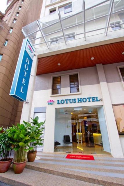 Lotus Hotel Masjid India - Housity