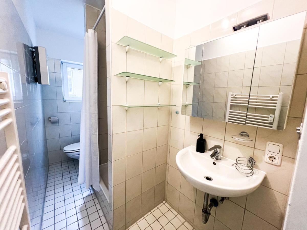 Krefeld House - 20 Min to DUS AIRPORT & MESSE - Housity