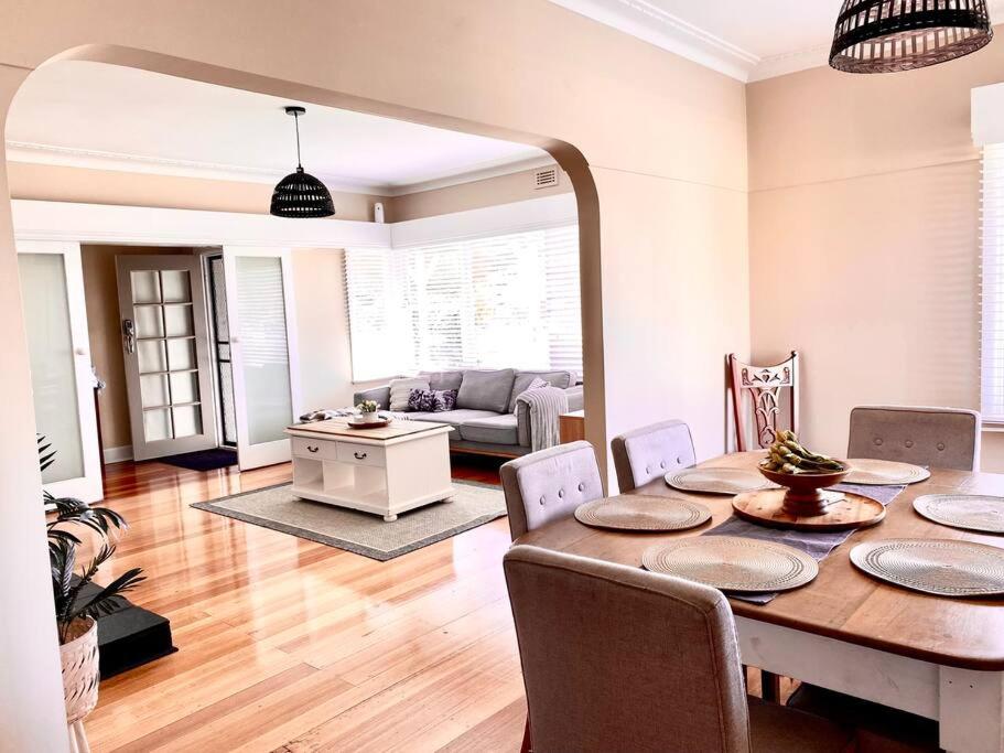 The Haven Ballarat- Cosy, open fireplace - Housity