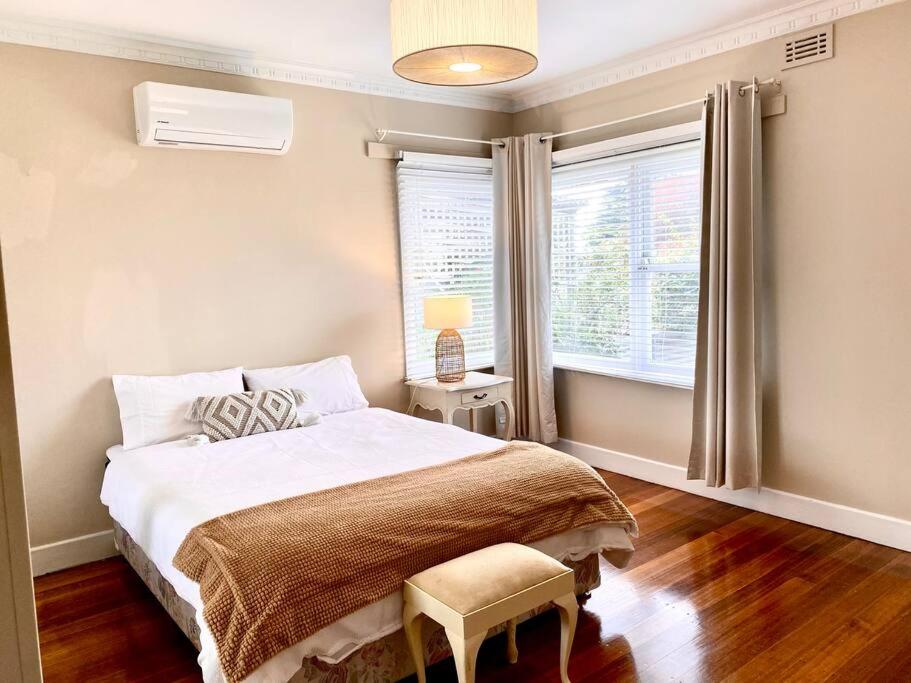 The Haven Ballarat- Cosy, open fireplace - Housity