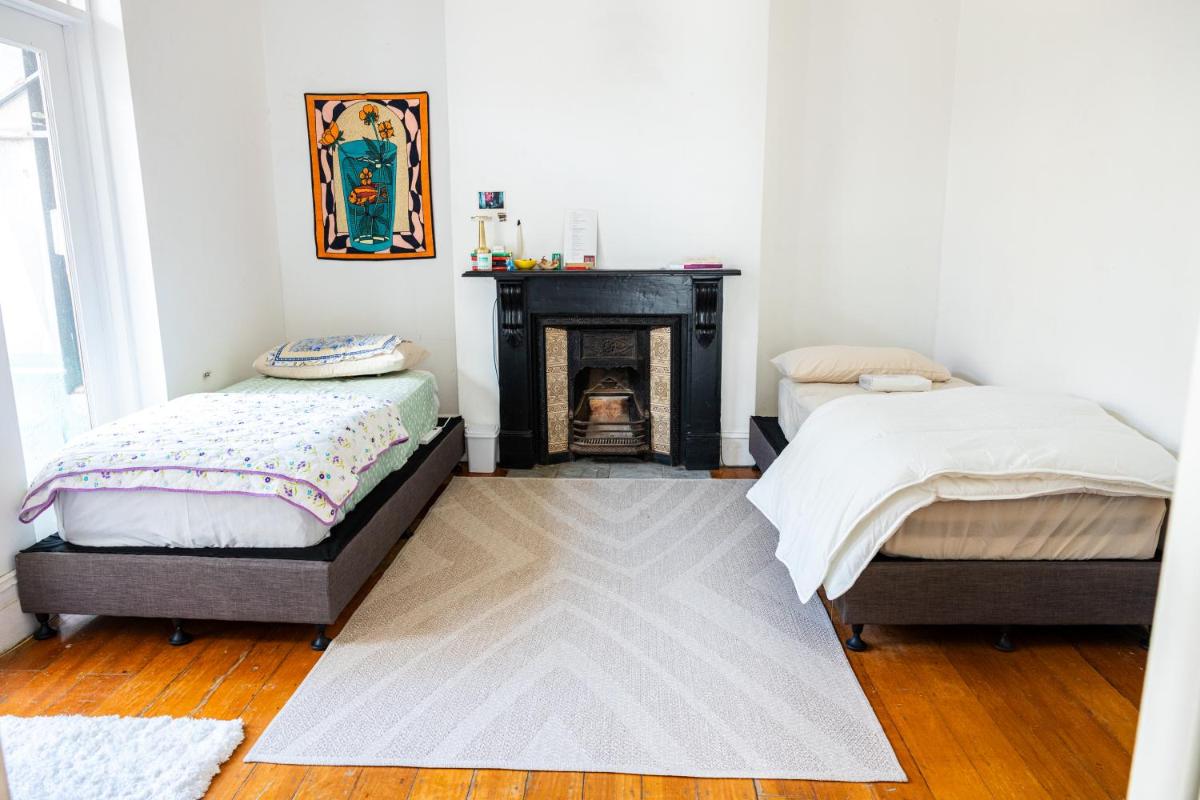 Surry Stays - Housity