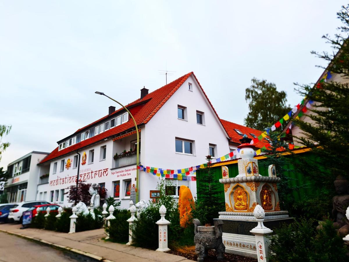 Seminarhaus Arya Maitreya - Housity