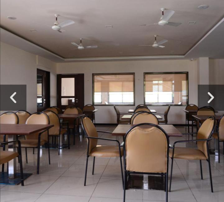 7 raysfine dine resturent and baar - Housity