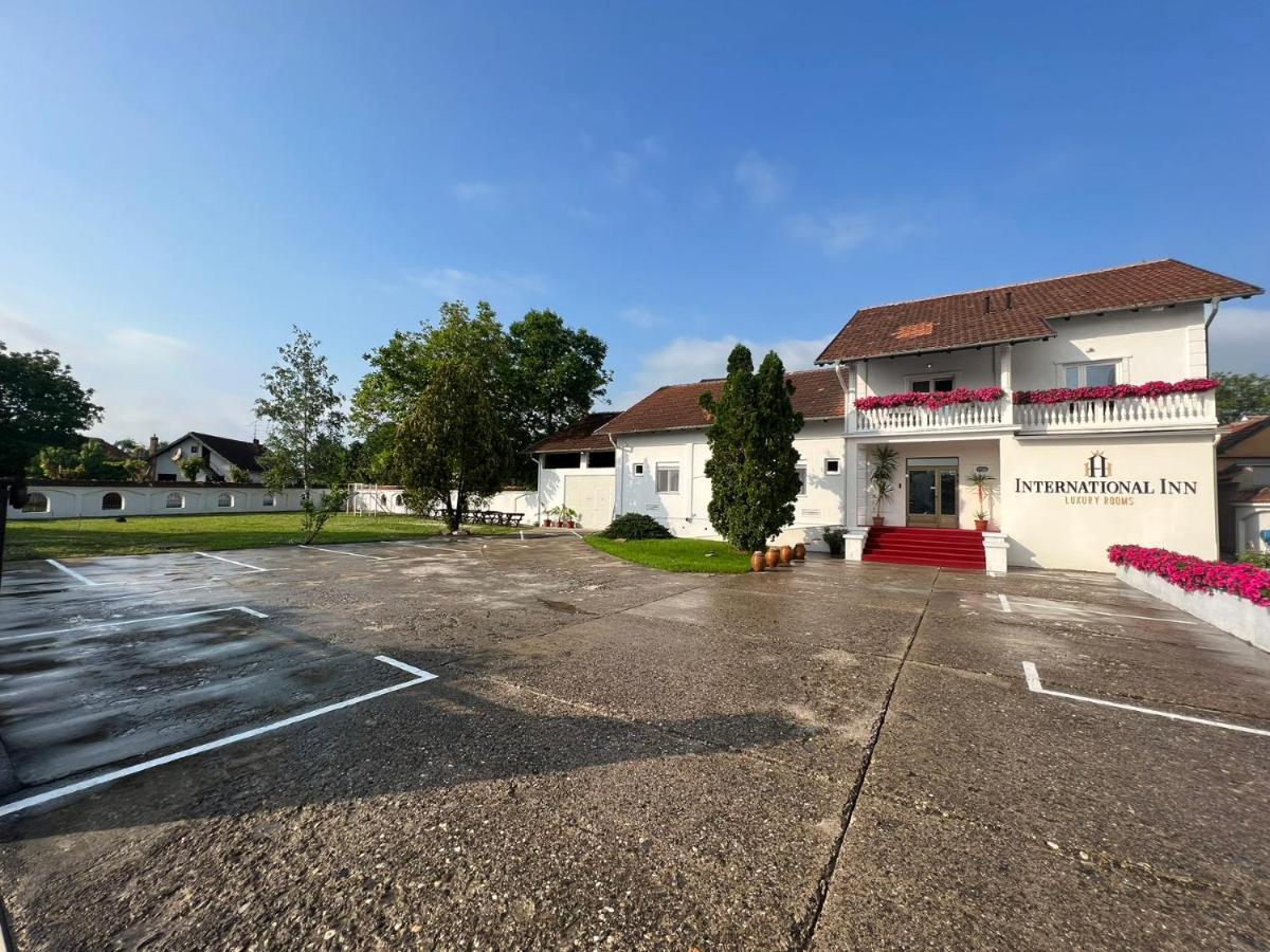 International Inn - Housity