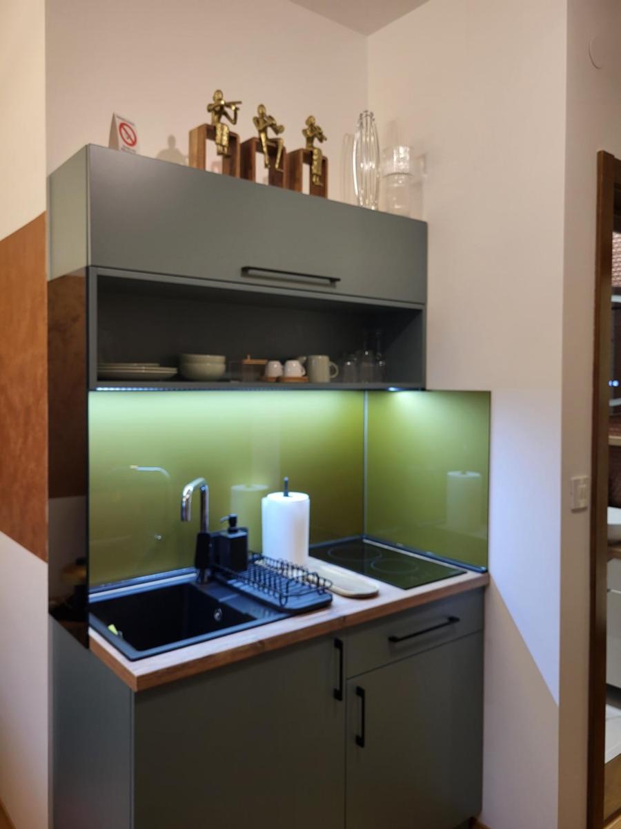 Guest House Vila Lujza - Housity