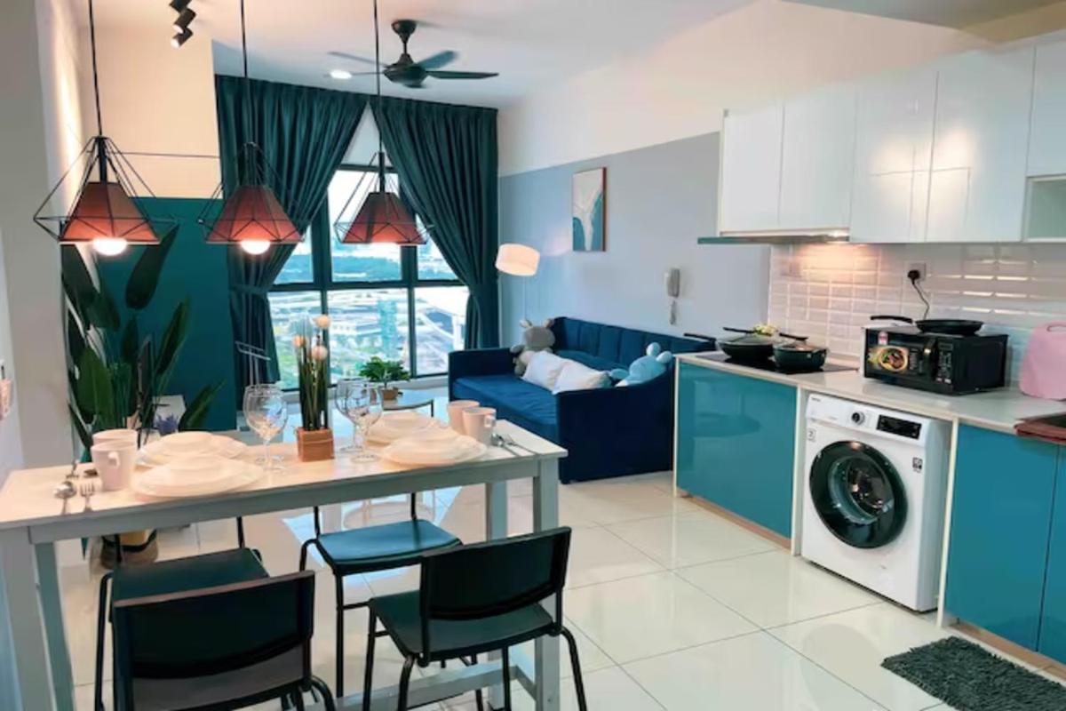 Continew Residence Cozy Suite by GUESTONIC - Housity