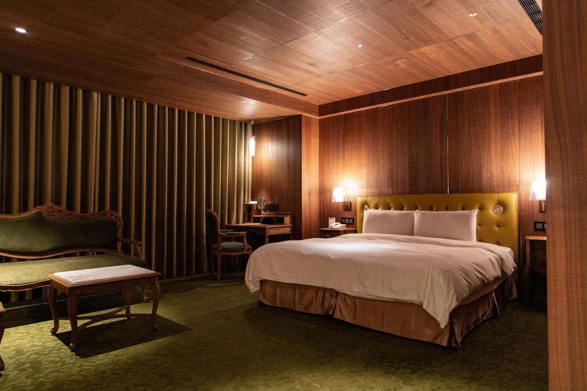 Inhouse Hotel Grand - Housity