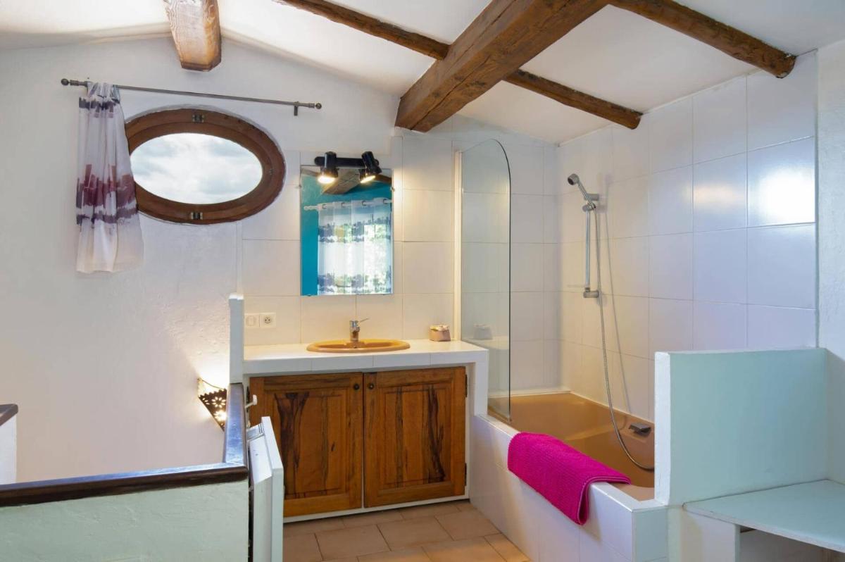 Villa Cabris by Villa Plus - Housity
