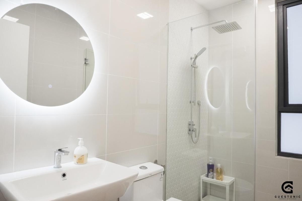 Continew Residence Cozy Suite by GUESTONIC - Housity