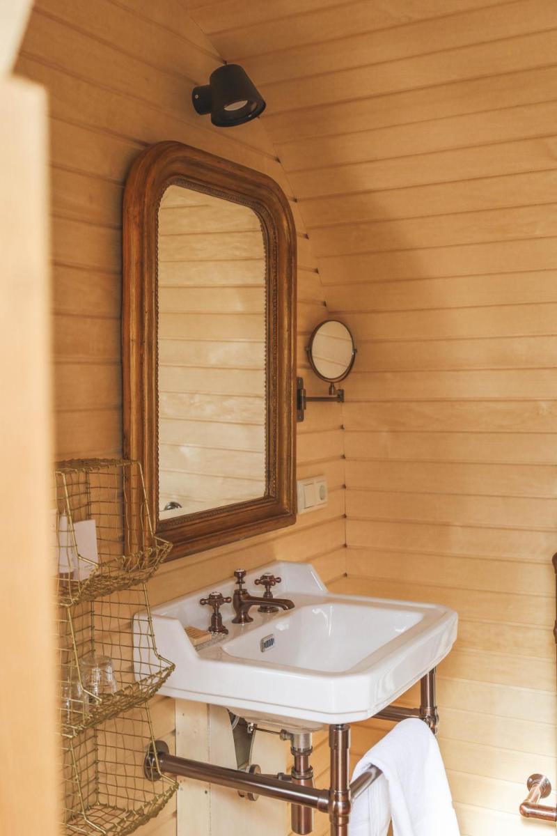 Salle de bains dans l'établissement Les Pins de César - La campagne d'Etretat