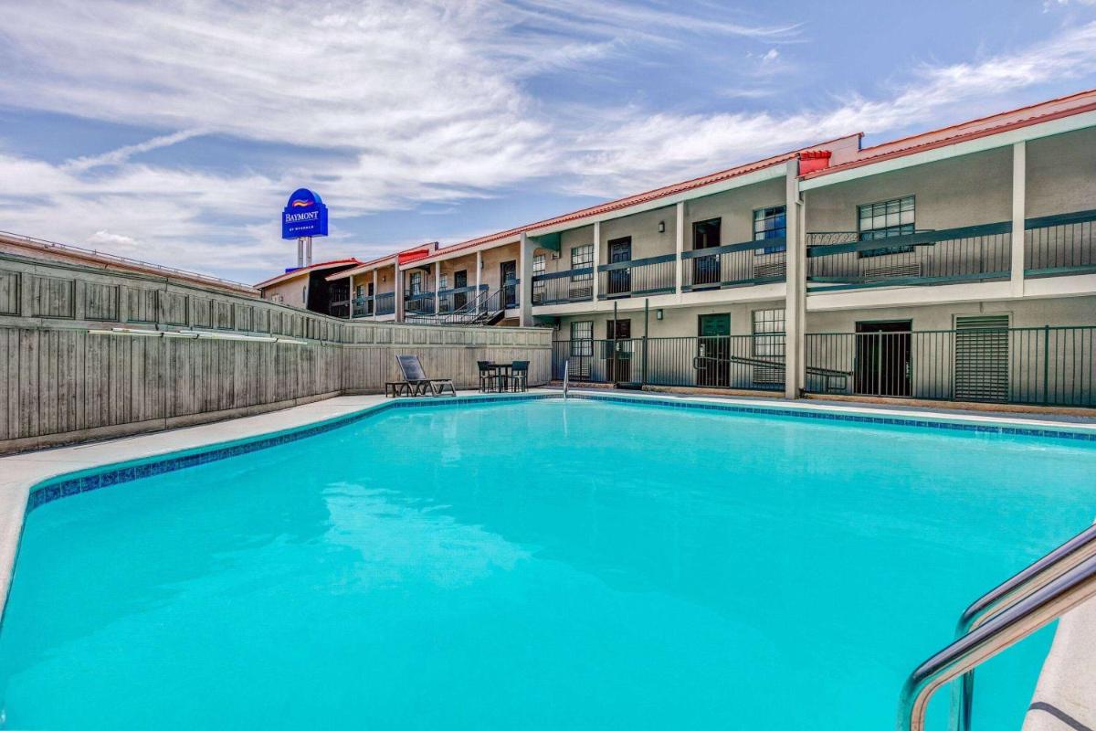 Baymont by Wyndham Austin University Area - Housity