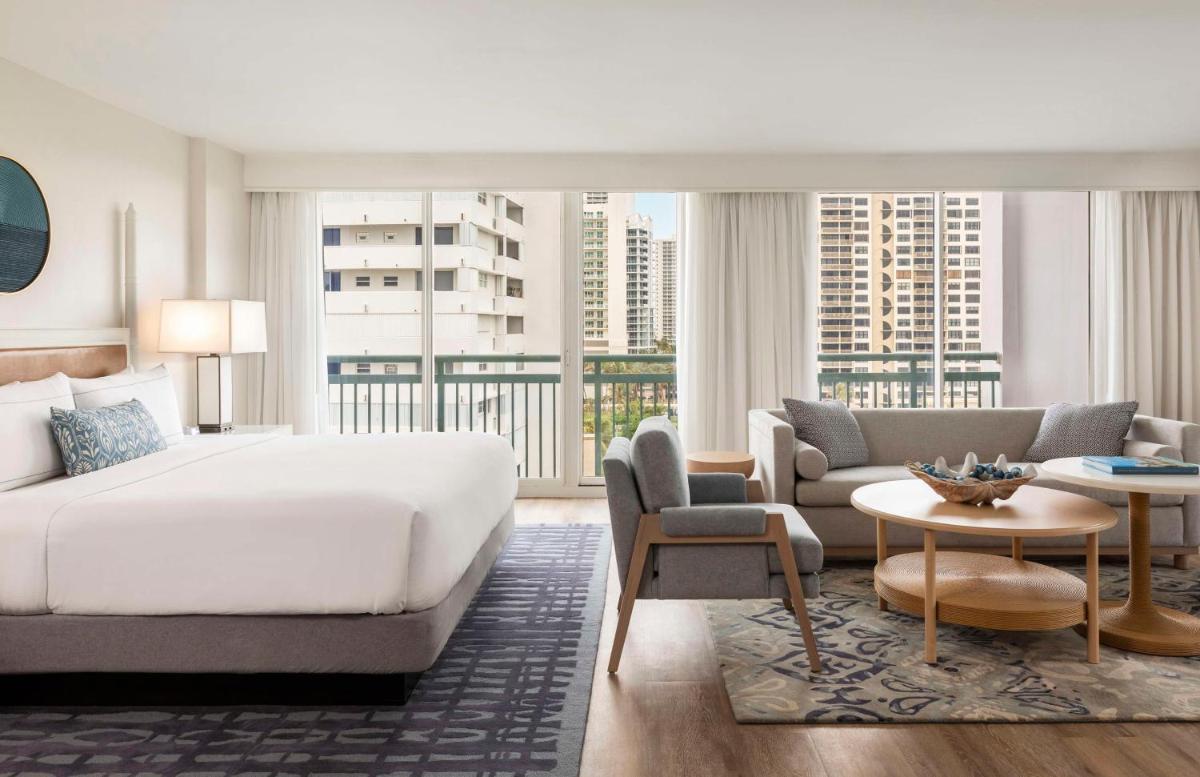 The Singer Oceanfront Resort, Curio Collection by Hilton - Housity