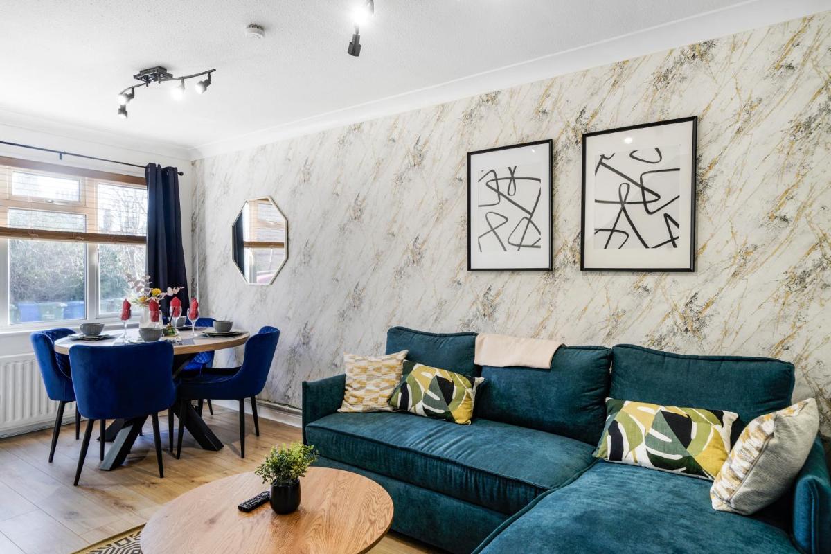 40 percent off! - Delightful Abode in London - Garden - Housity