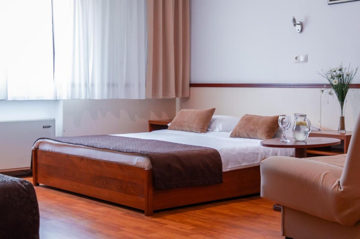 Hotel Saraj - Housity