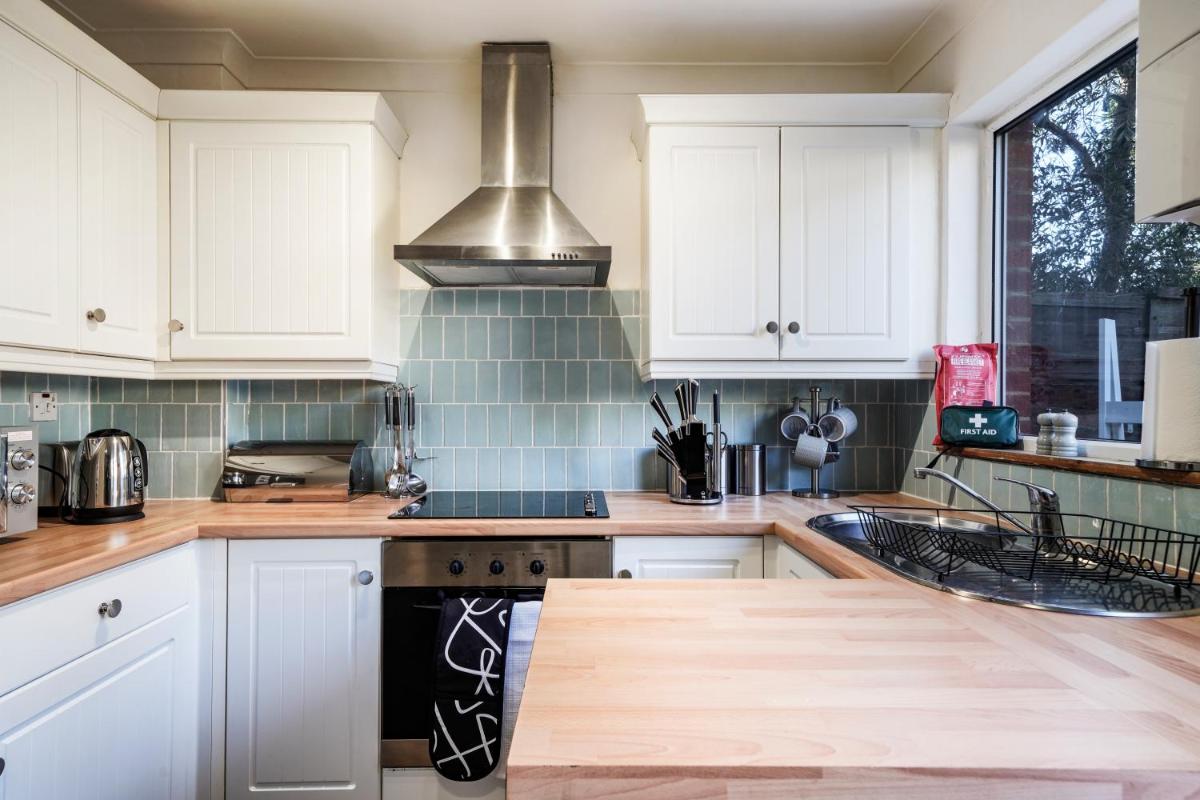 40 percent off! - Delightful Abode in London - Garden - Housity