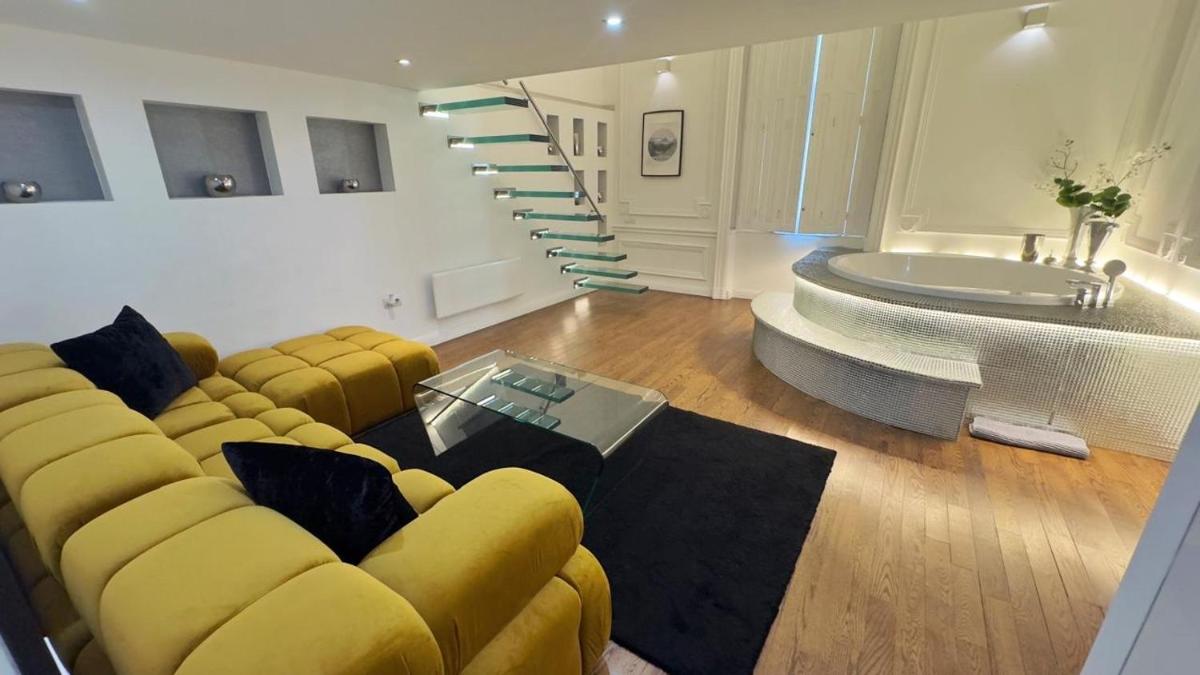 Enzo Capo Jacuzzi Andrassy - Housity