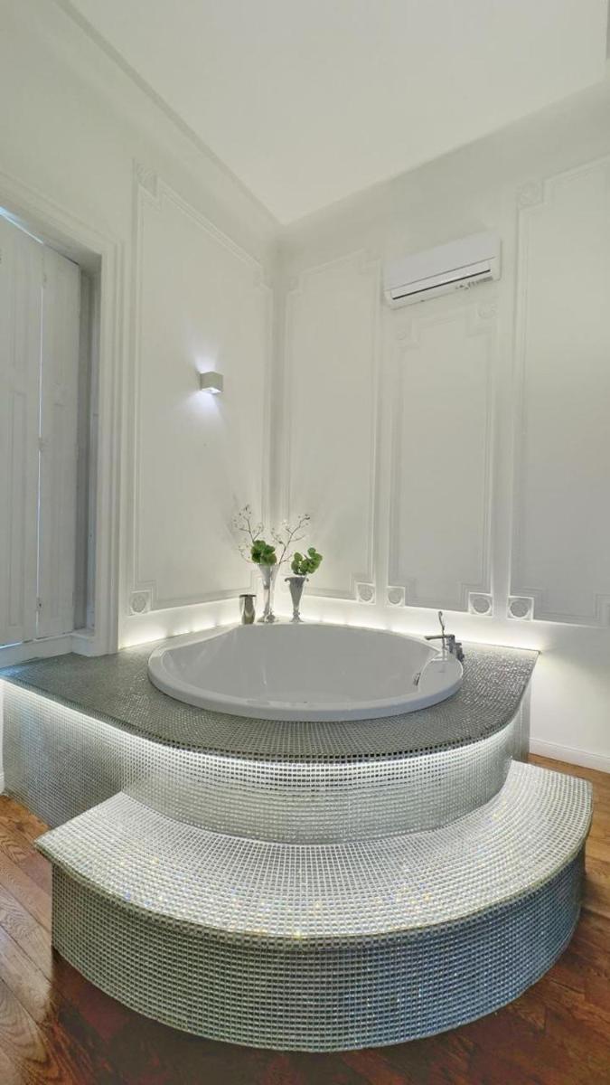 Enzo Capo Jacuzzi Andrassy - Housity
