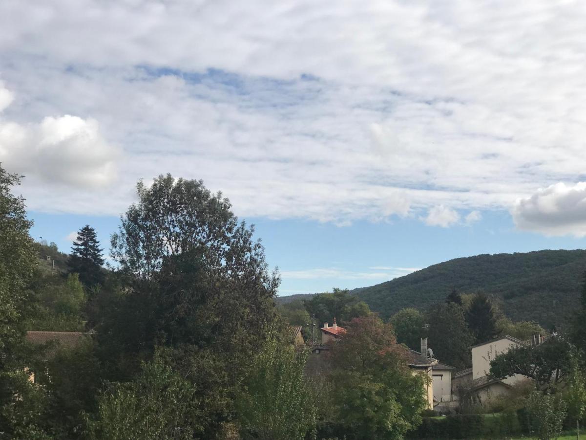 Ravissant appartement dans cadre verdoyant - Housity