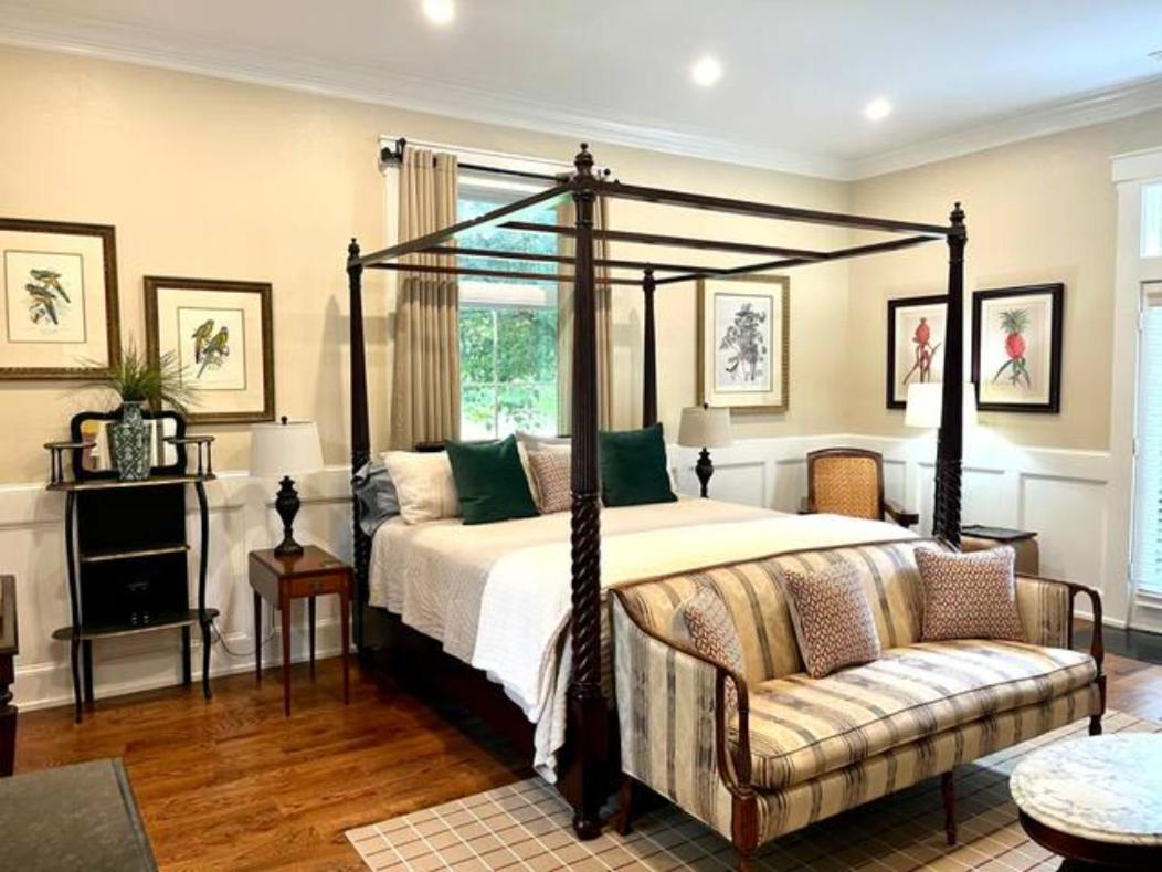 Wedgefield Bed & Breakfast - Housity