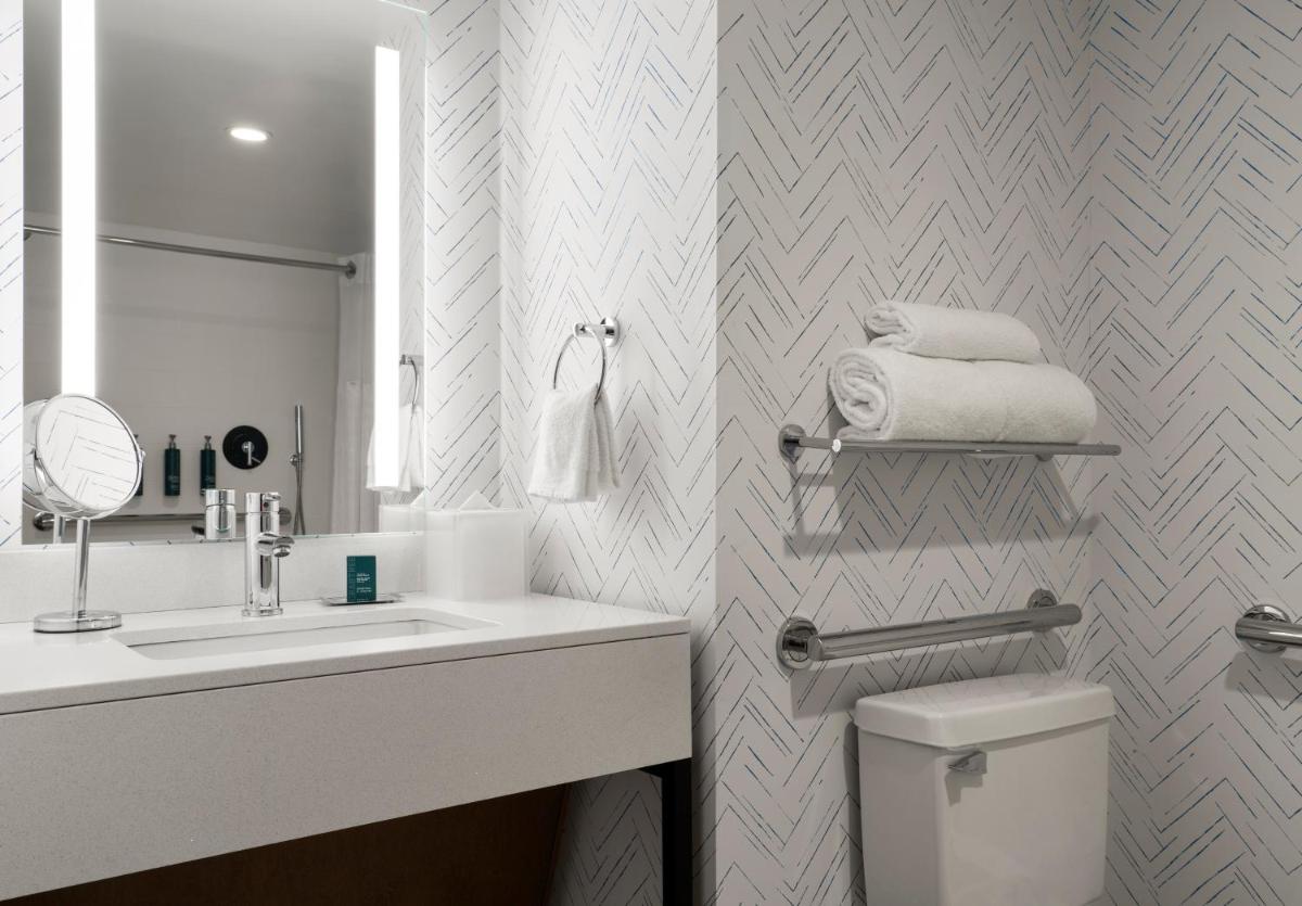 DoubleTree by Hilton Hartford Downtown - Housity