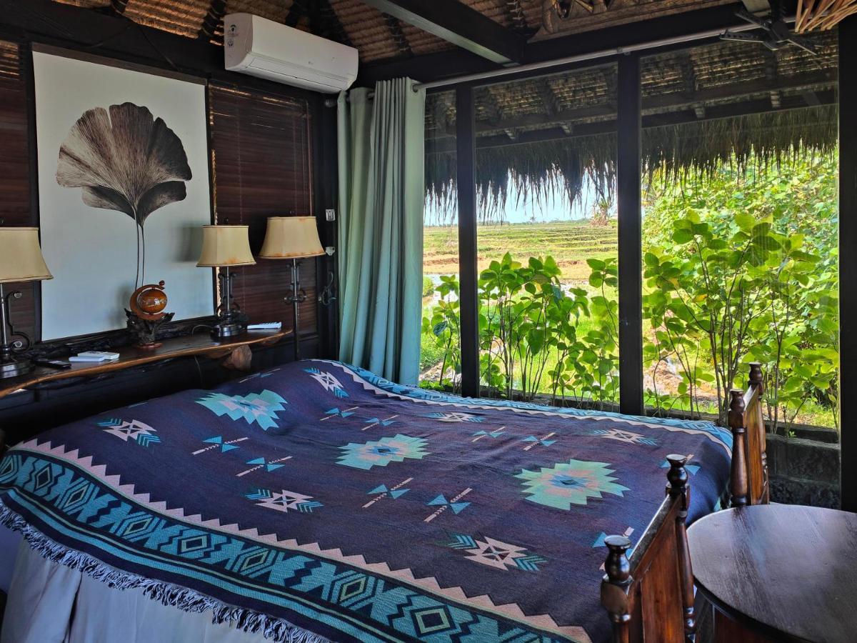 Beachfront Villa Nixie and the Sea Tabanan - Housity
