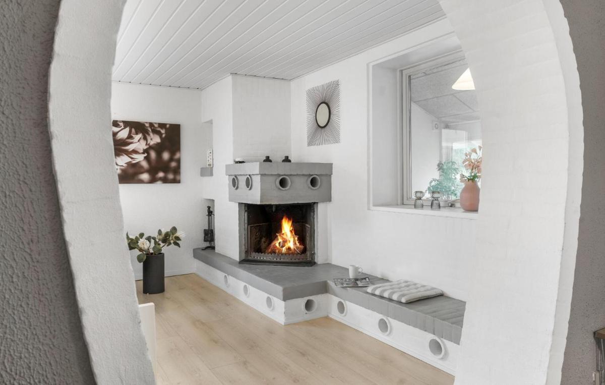 Stunning Home In Roslev With Sauna - Housity