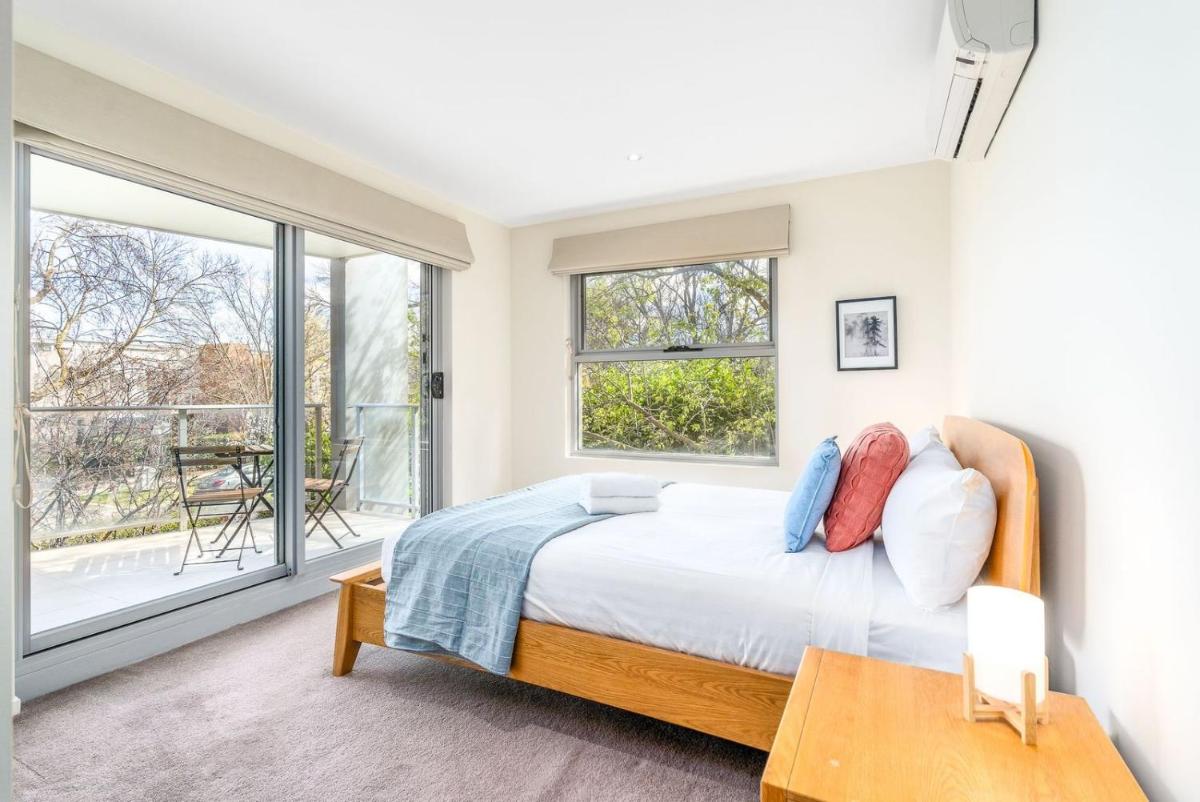 Suitetrails - Modern 2BR 2BA Apartment Close to City and ANU