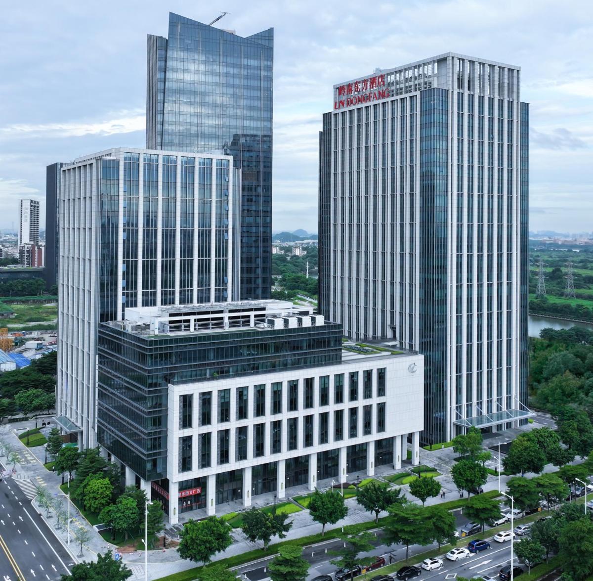 LN Dongfang Hotel Pazhou-Free Shuttle Buses and Registration Counter for Purchasing Agents during the Canton Fair - Housity