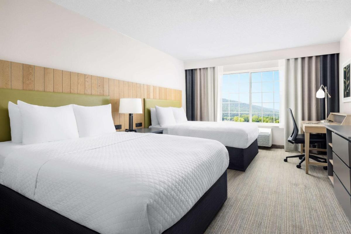 Country Inn & Suites by Radisson, Big Flats (Elmira), NY - Housity
